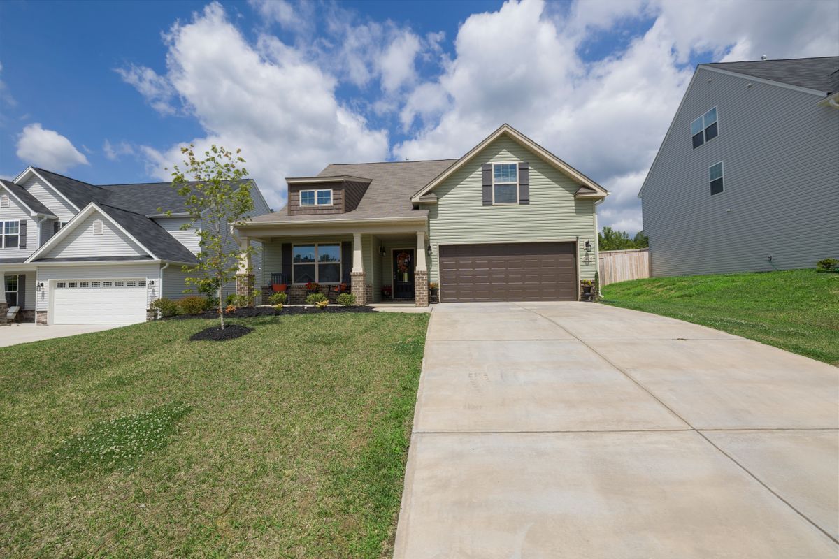 Suburban home in the Athens, Alabama area